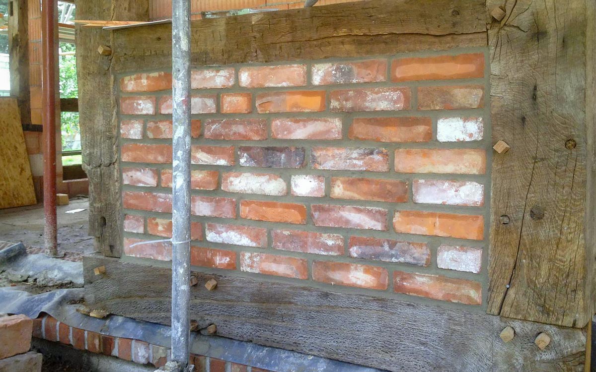 Maurerarbeiten Fachwerk Maurerarbeiten an einem Fachwerkhaus