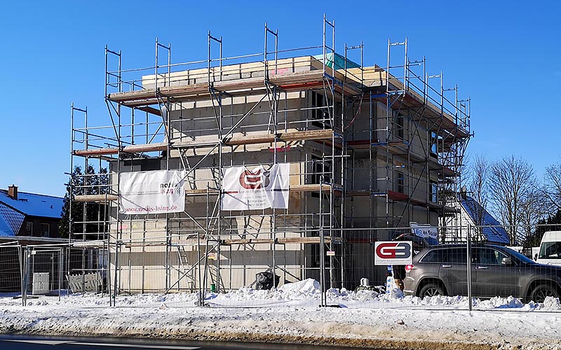 Rohbau eines 6-Familienhauses nach Vorproduktion in nur 3,5 Wochen