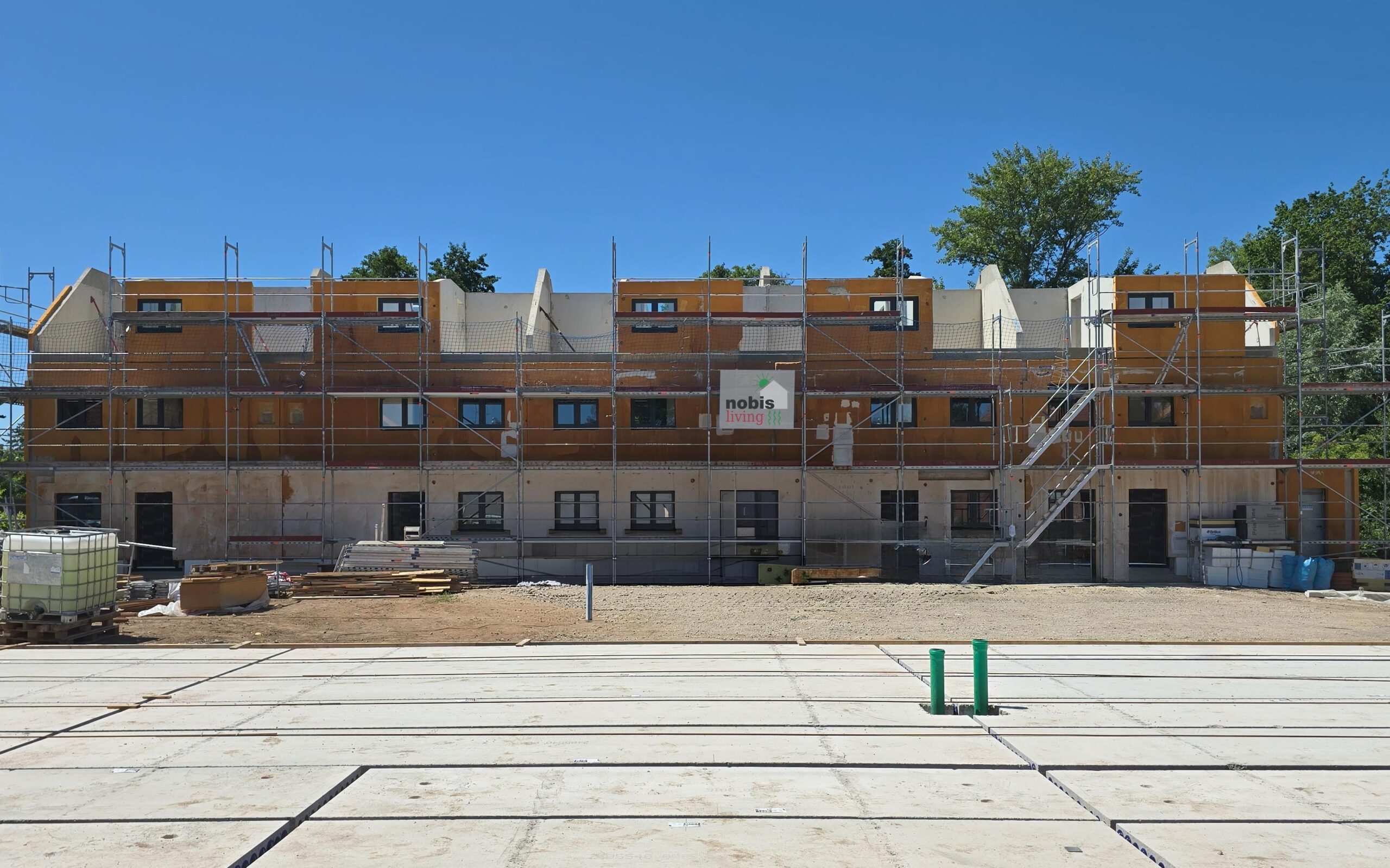 Rohbau Mehrfamilienhaus in 2 Bauabschnitten Rohbau eines Mehrfamilienhauses